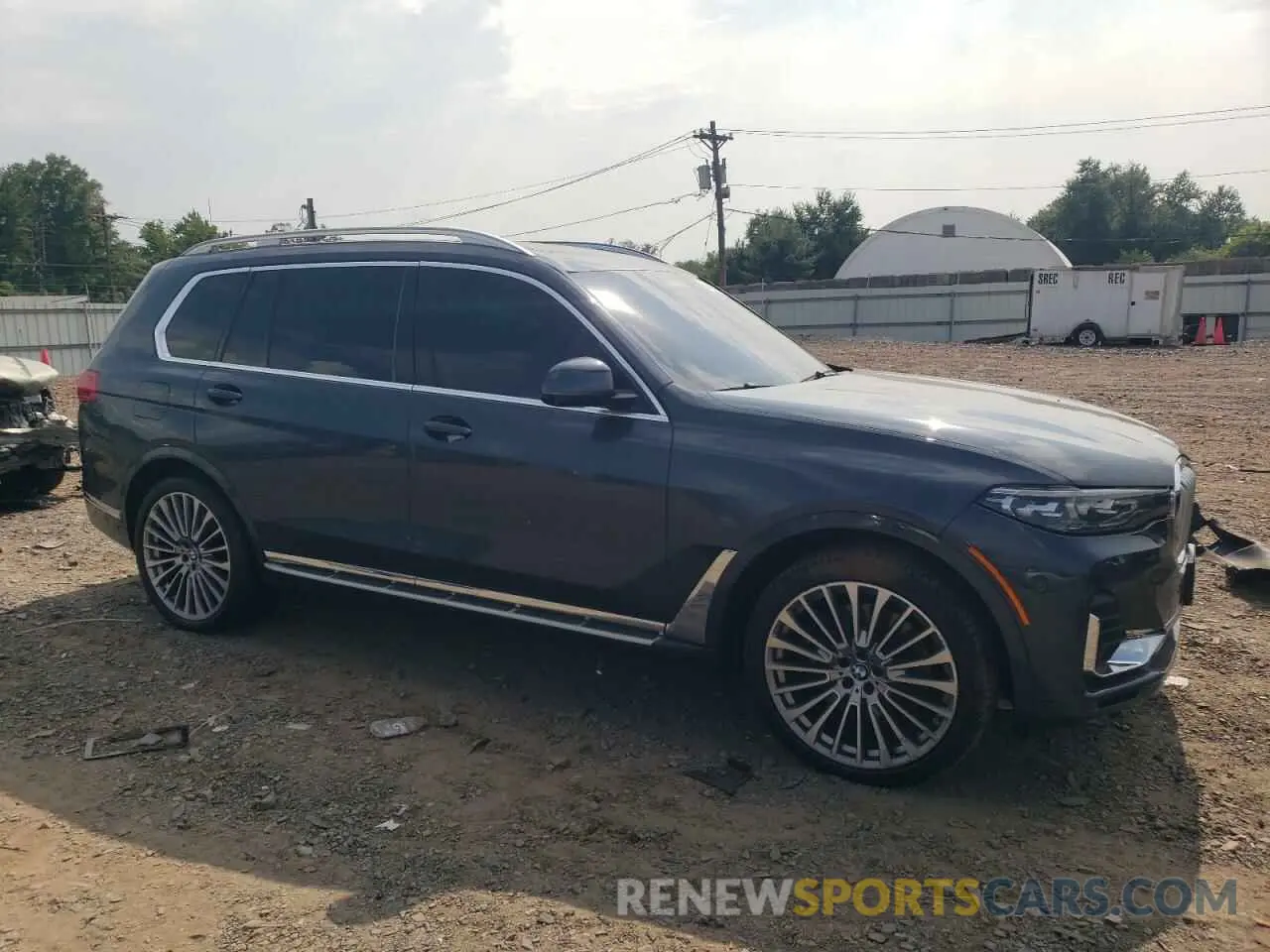 4 Photograph of a damaged car 5UXCW2C5XKL086027 BMW X7 2019