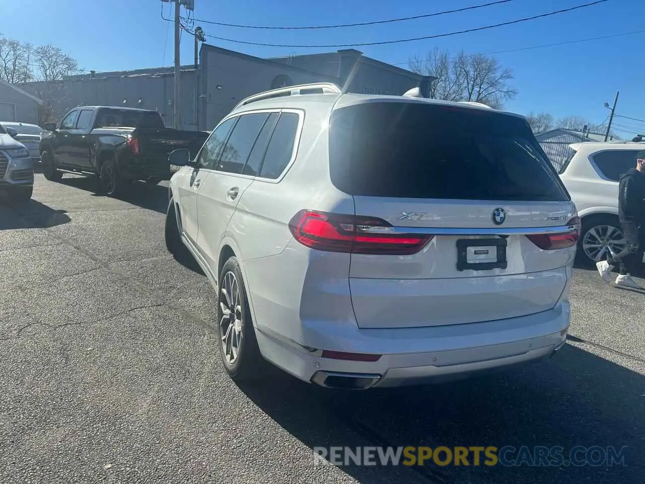 3 Photograph of a damaged car 5UXCW2C5XKLB43880 BMW X7 2019