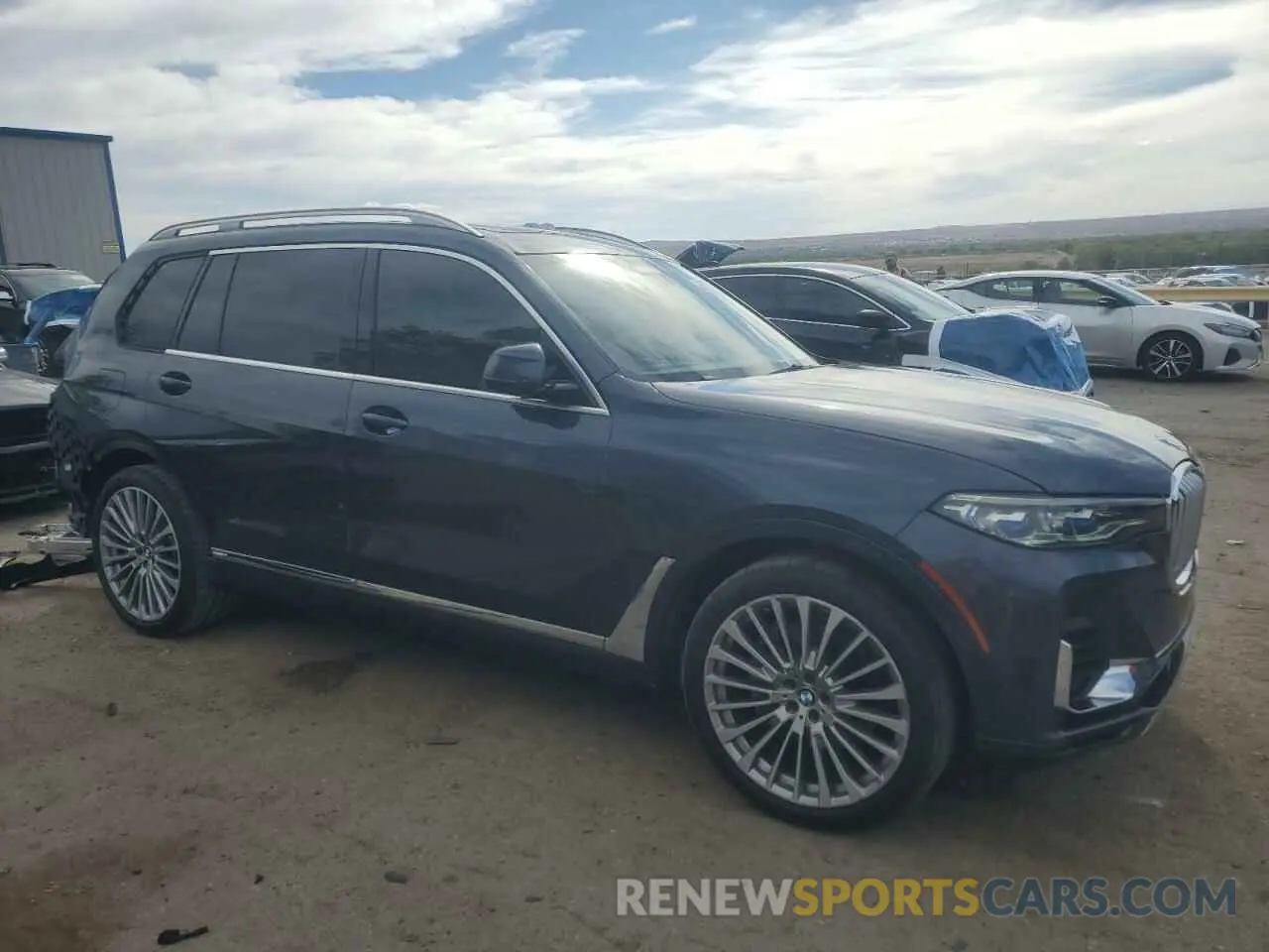 4 Photograph of a damaged car 5UXCX4C51KLB39757 BMW X7 2019