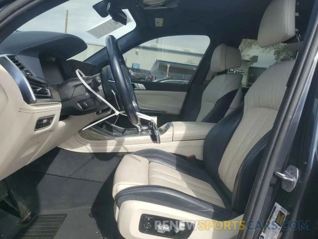 7 Photograph of a damaged car 5UXCX4C51KLB39757 BMW X7 2019