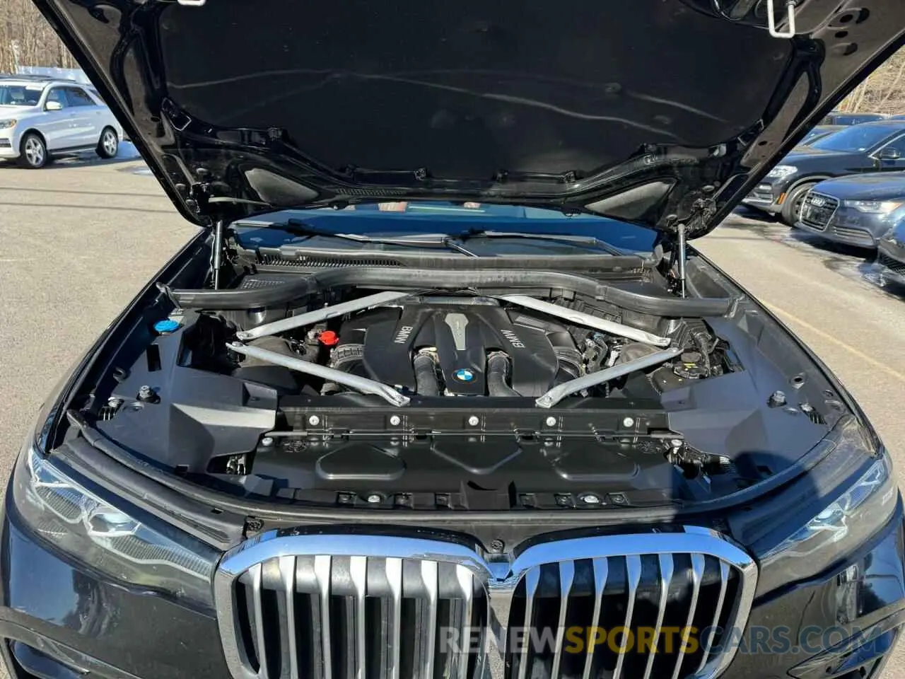 8 Photograph of a damaged car 5UXCX4C52KLB39539 BMW X7 2019