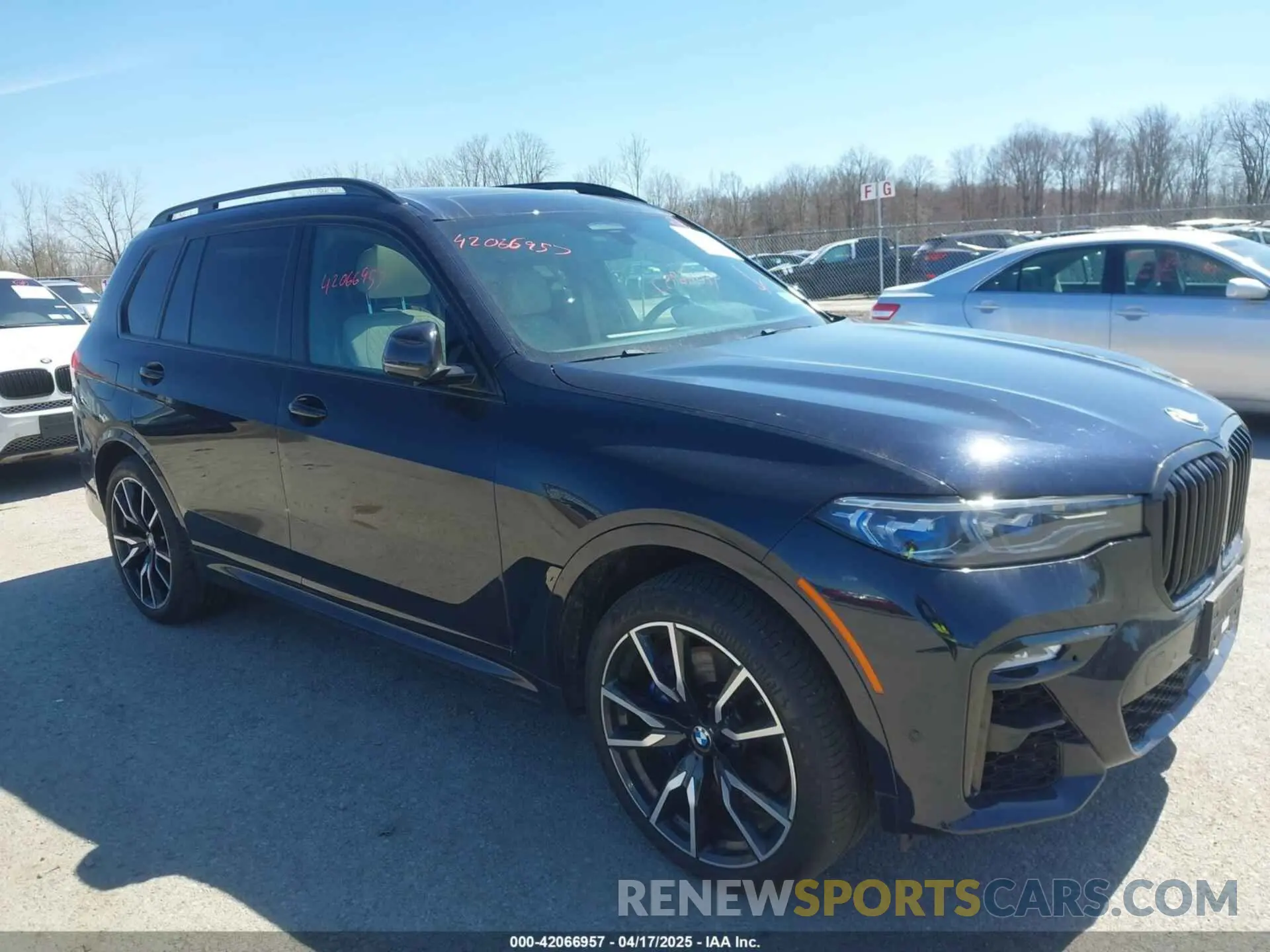 1 Photograph of a damaged car 5UXCX4C52KLS36334 BMW X7 2019