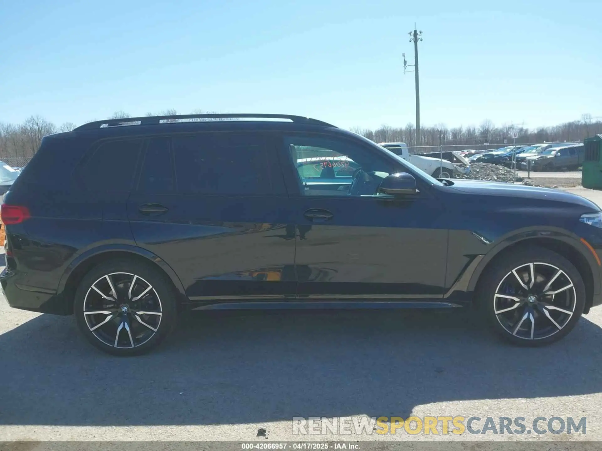 12 Photograph of a damaged car 5UXCX4C52KLS36334 BMW X7 2019