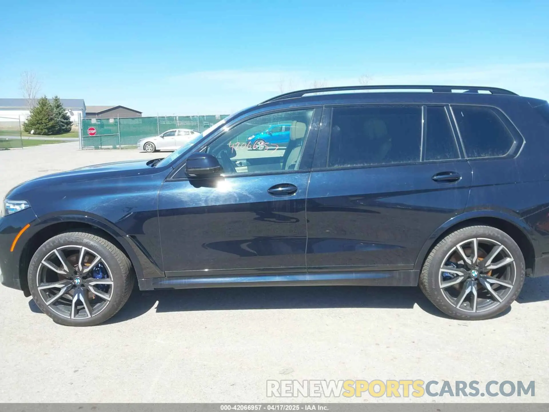 13 Photograph of a damaged car 5UXCX4C52KLS36334 BMW X7 2019