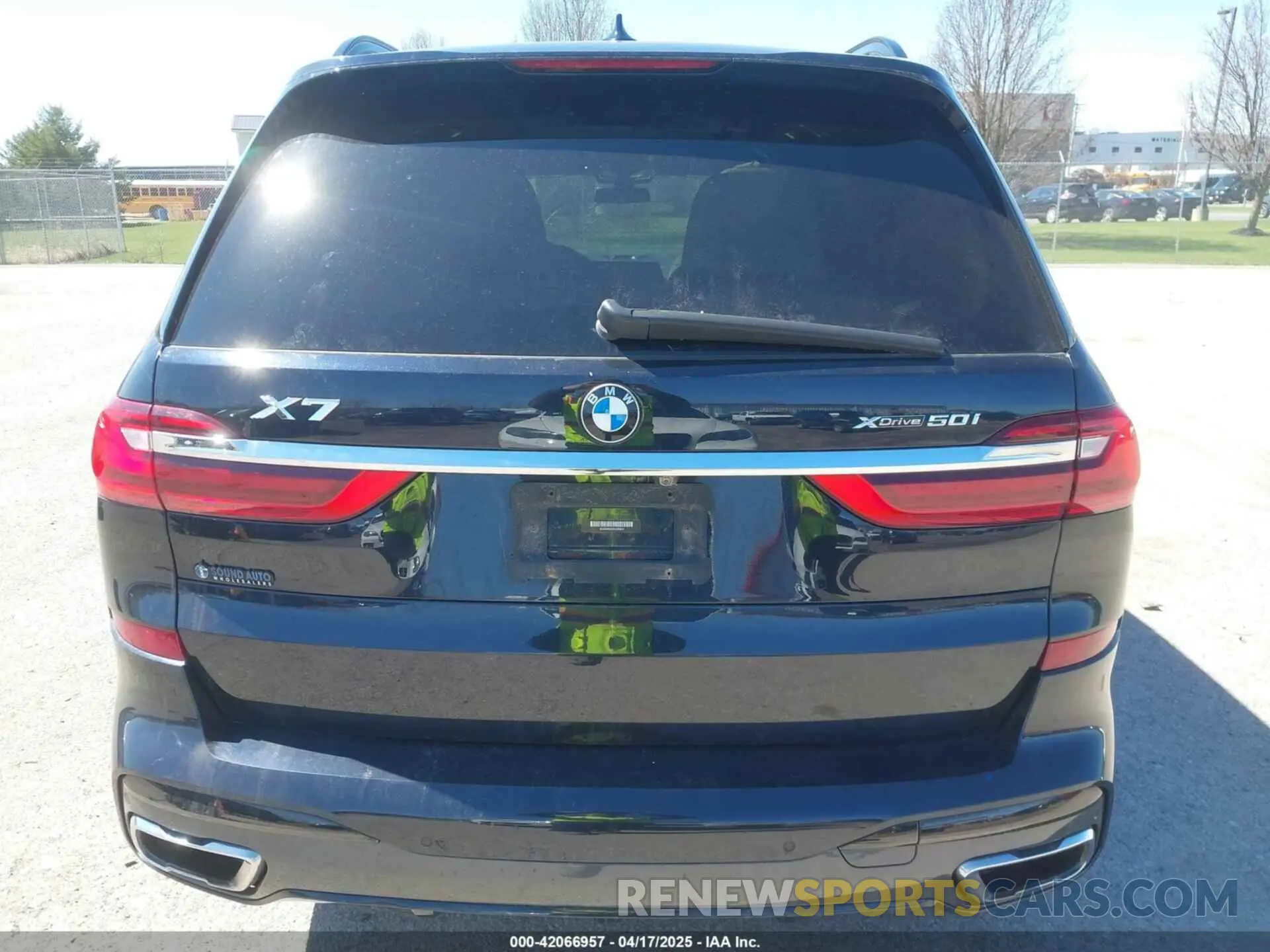 15 Photograph of a damaged car 5UXCX4C52KLS36334 BMW X7 2019