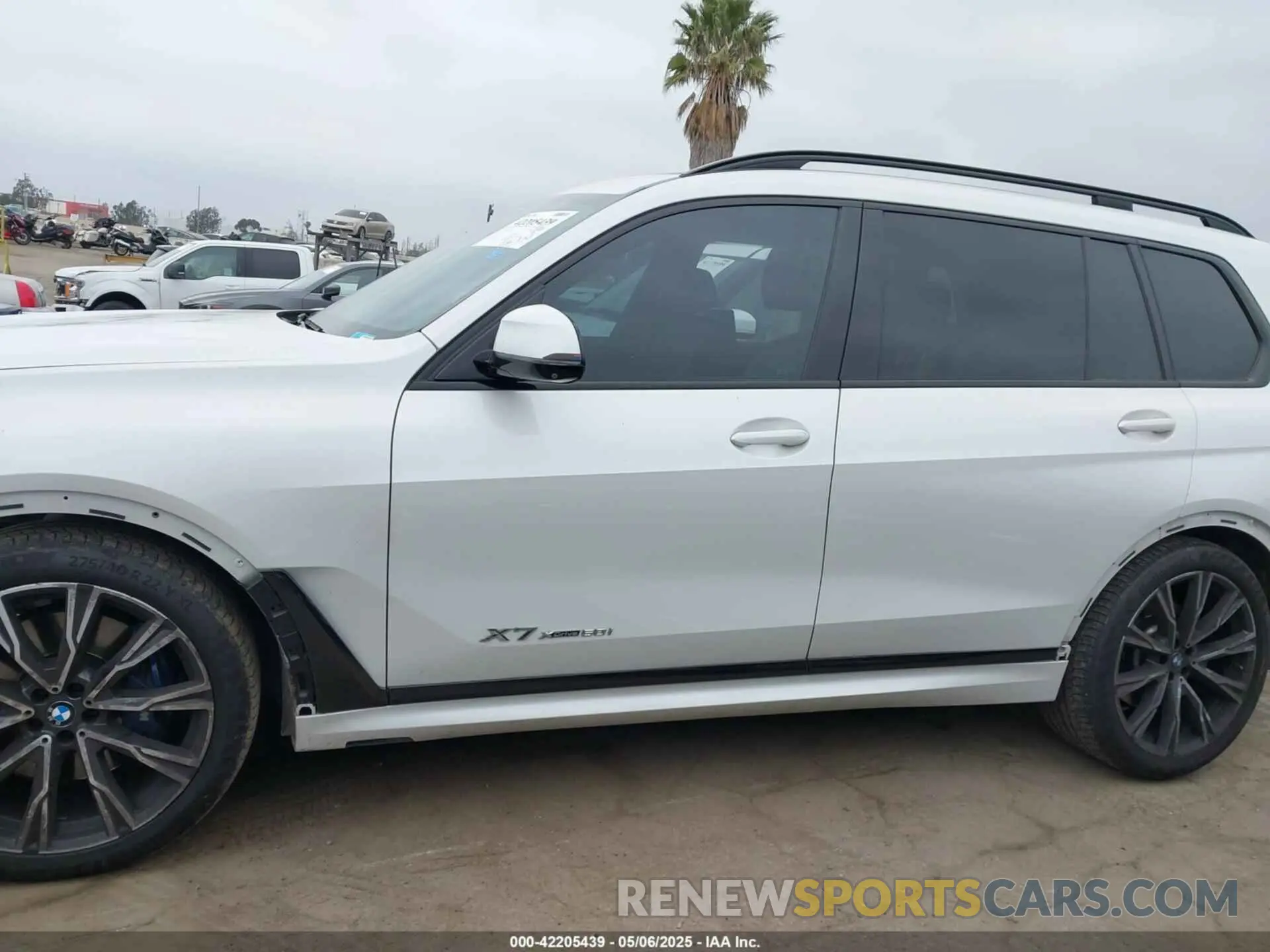 15 Фотография поврежденного автомобиля 5UXCX4C54KLS38182 BMW X7 2019