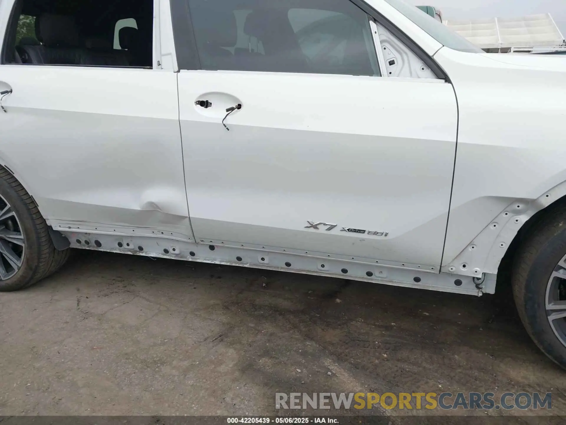 18 Фотография поврежденного автомобиля 5UXCX4C54KLS38182 BMW X7 2019