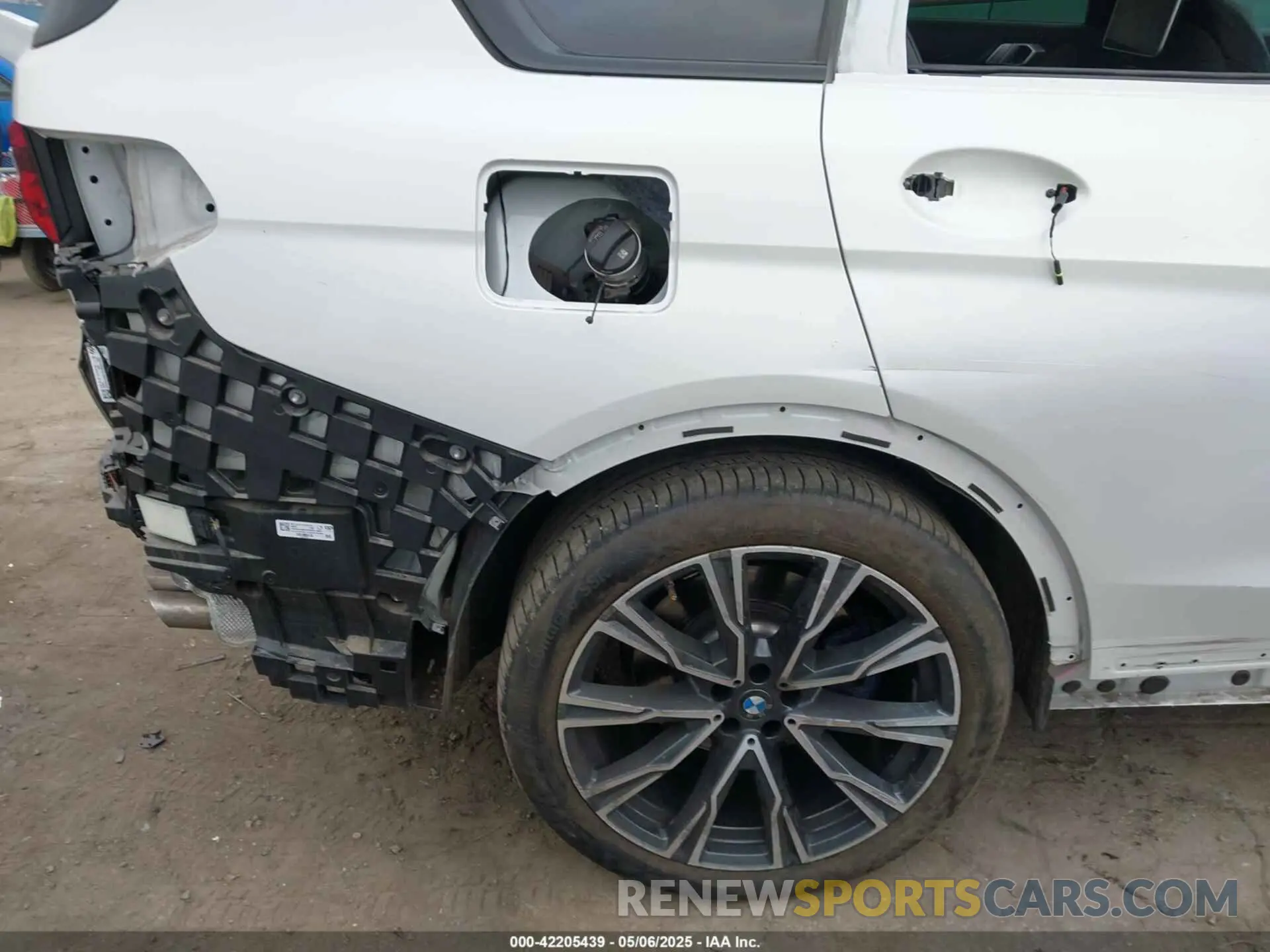 19 Фотография поврежденного автомобиля 5UXCX4C54KLS38182 BMW X7 2019