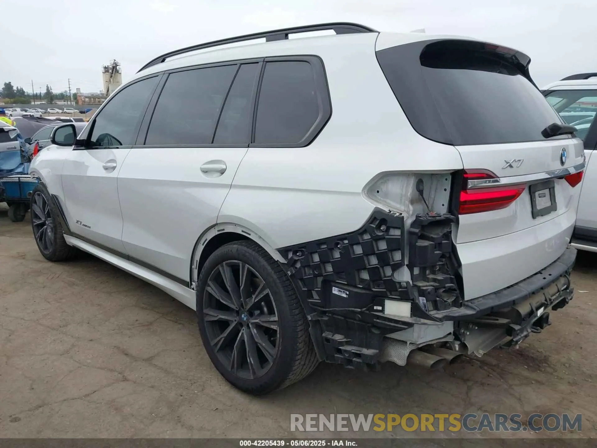 3 Фотография поврежденного автомобиля 5UXCX4C54KLS38182 BMW X7 2019