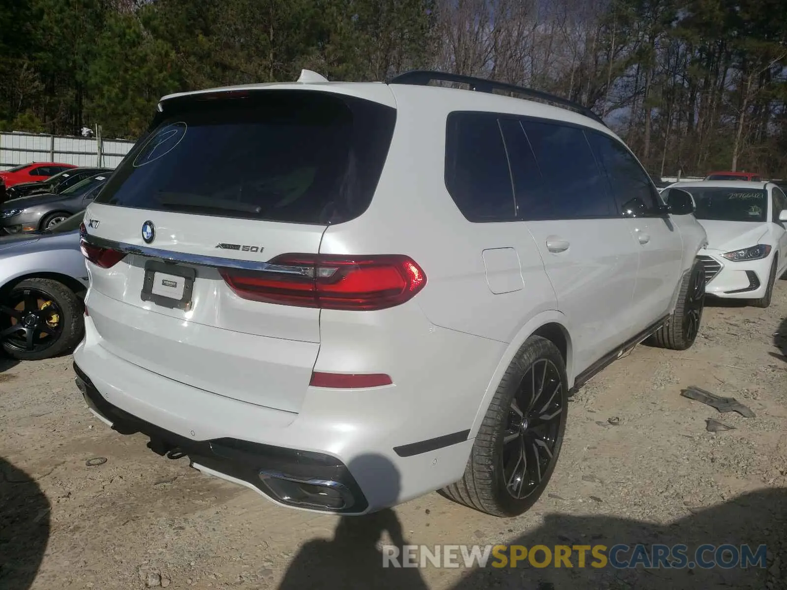 4 Photograph of a damaged car 5UXCX4C57KLS37673 BMW X7 2019