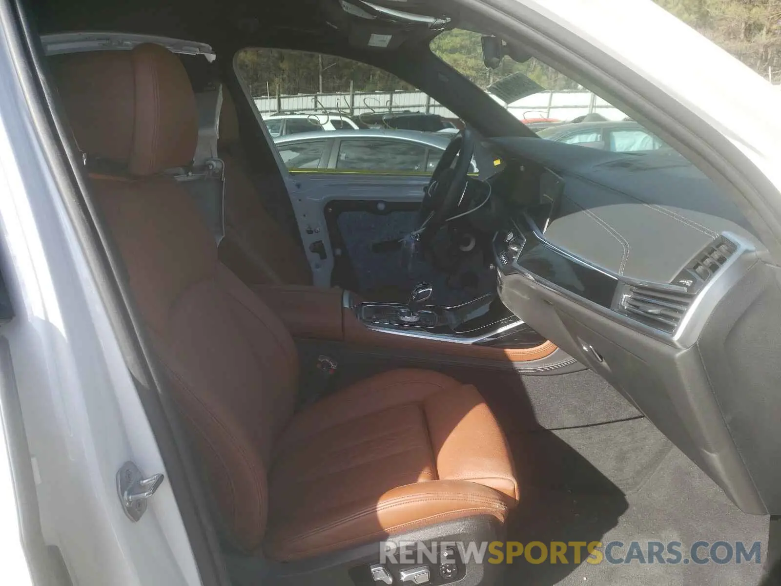 5 Photograph of a damaged car 5UXCX4C57KLS37673 BMW X7 2019