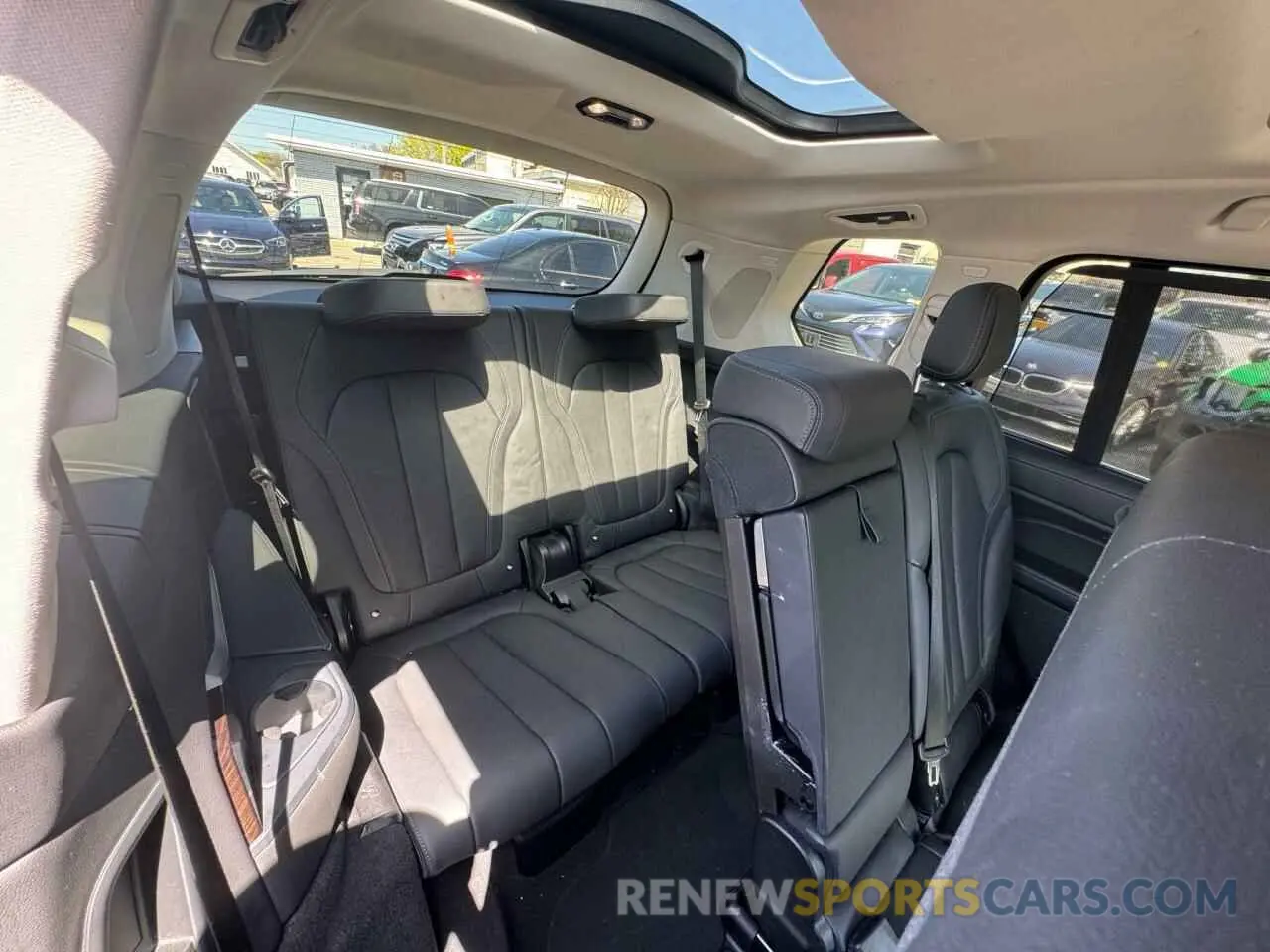 7 Фотография поврежденного автомобиля 5UXCW2C00L9A03064 BMW X7 2020