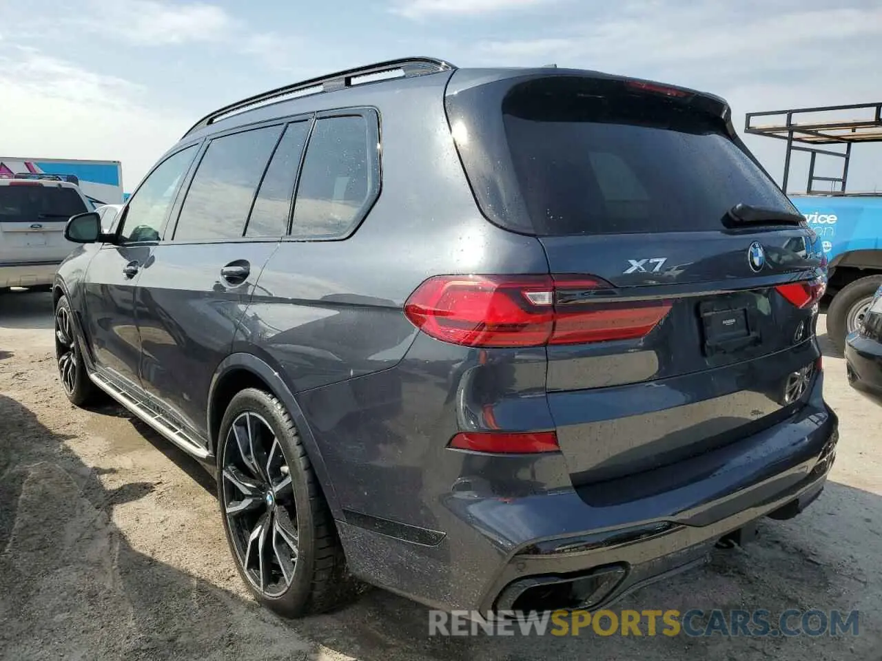 2 Photograph of a damaged car 5UXCW2C00L9C94231 BMW X7 2020
