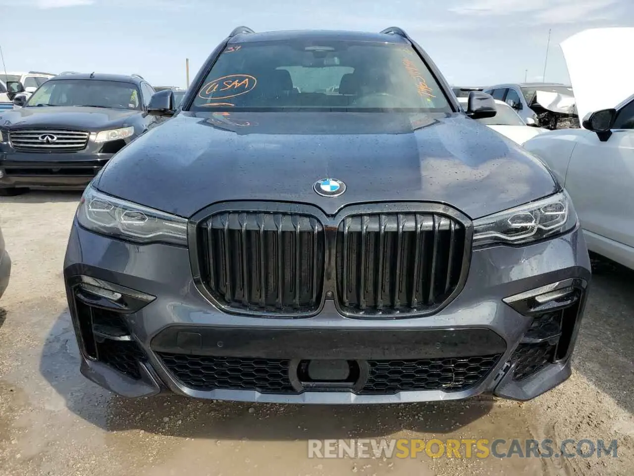 5 Photograph of a damaged car 5UXCW2C00L9C94231 BMW X7 2020