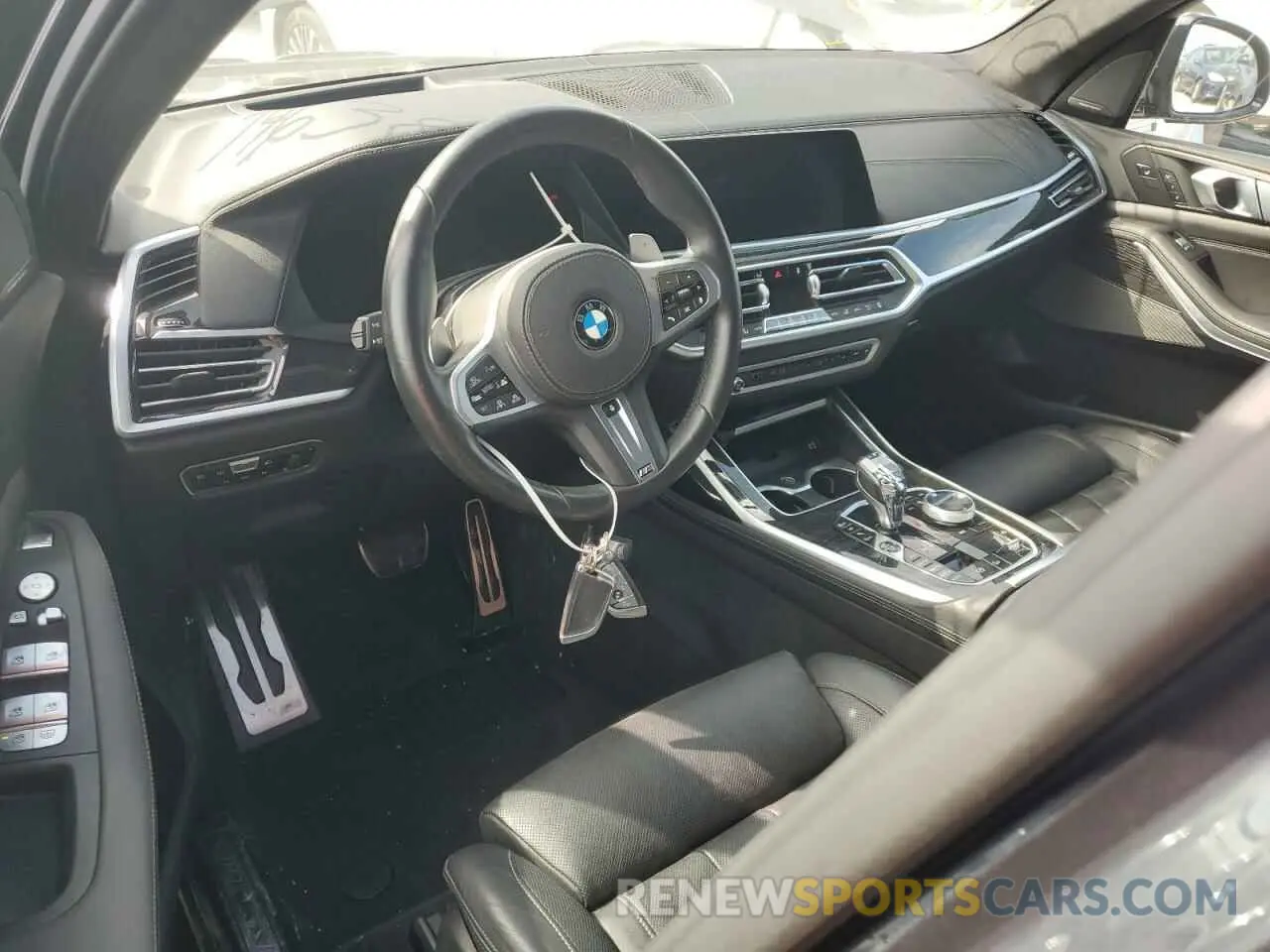 8 Photograph of a damaged car 5UXCW2C00L9C94231 BMW X7 2020