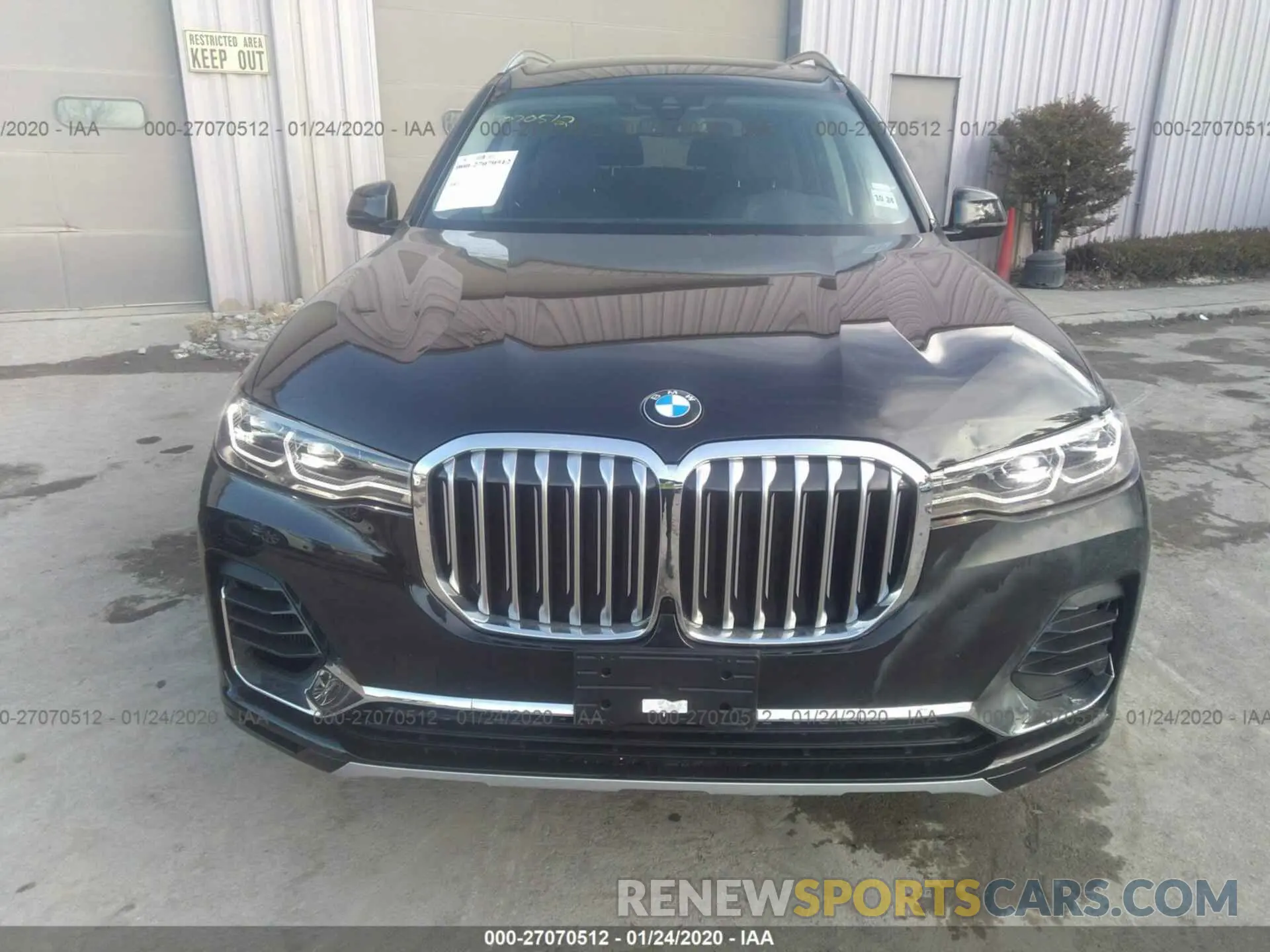 6 Photograph of a damaged car 5UXCW2C01L9B02962 BMW X7 2020