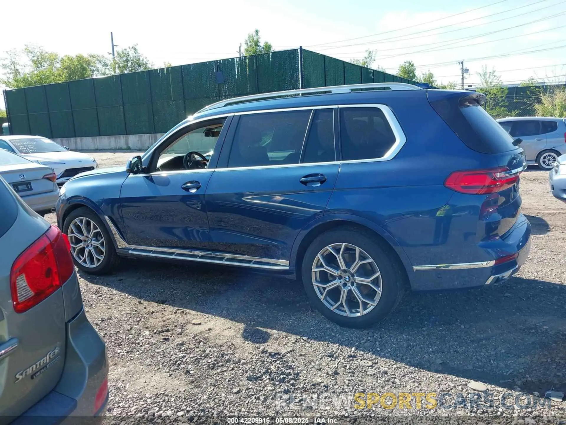 14 Photograph of a damaged car 5UXCW2C01L9B61428 BMW X7 2020