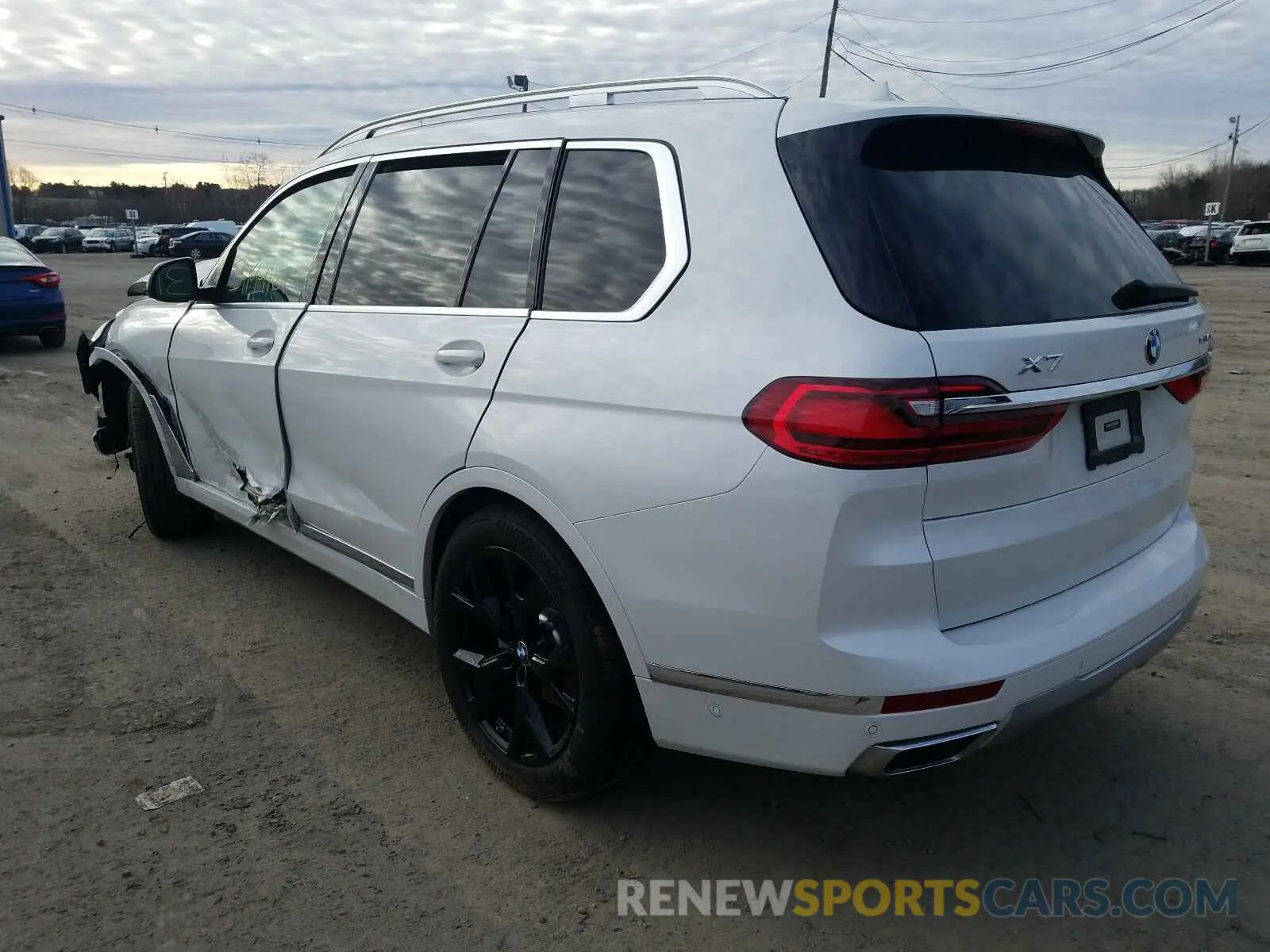 3 Photograph of a damaged car 5UXCW2C03L9C07079 BMW X7 2020