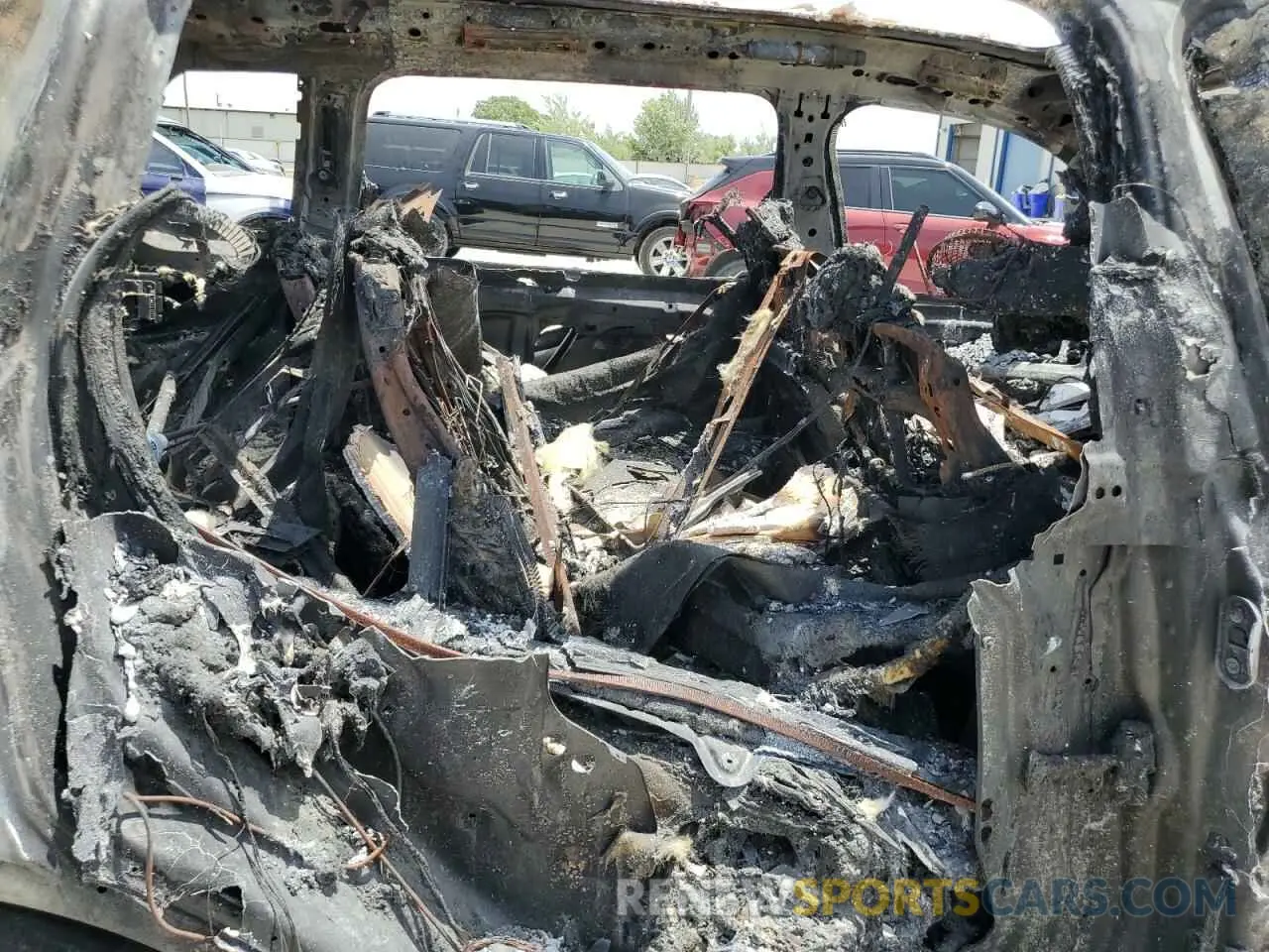11 Photograph of a damaged car 5UXCW2C03L9C49557 BMW X7 2020