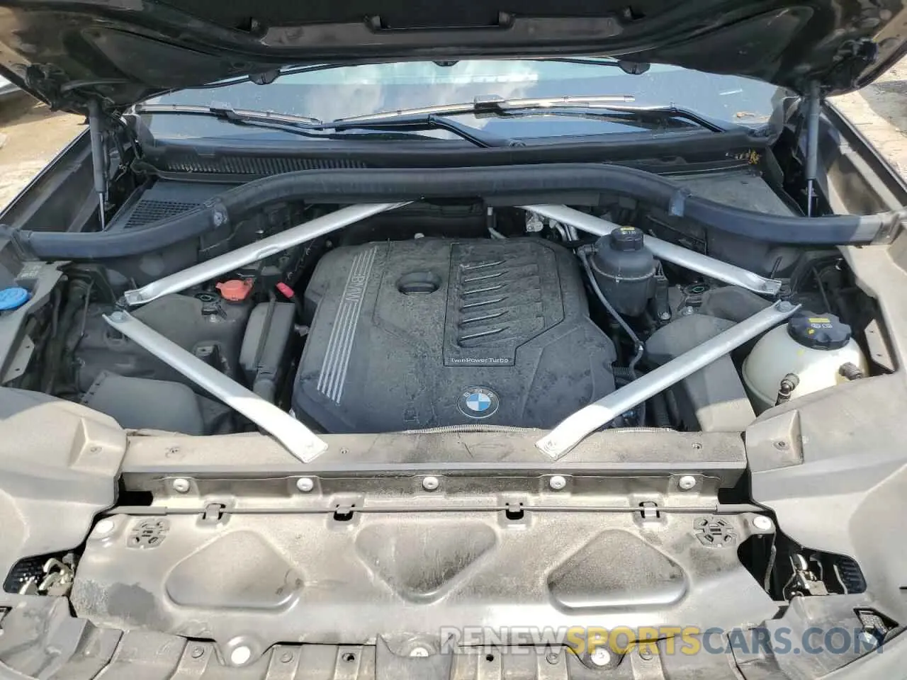 12 Photograph of a damaged car 5UXCW2C05L9B69211 BMW X7 2020