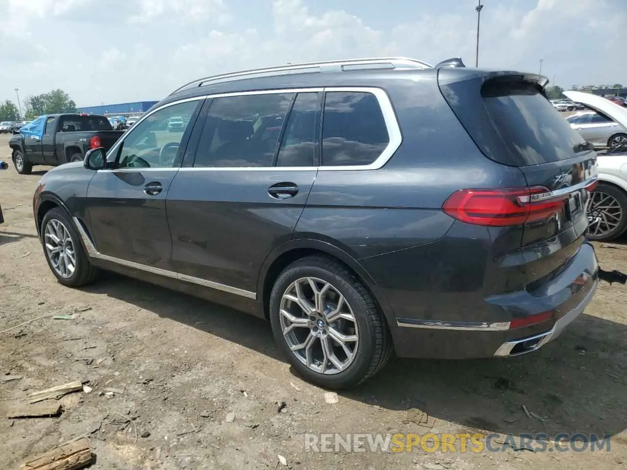 2 Photograph of a damaged car 5UXCW2C05L9B69211 BMW X7 2020