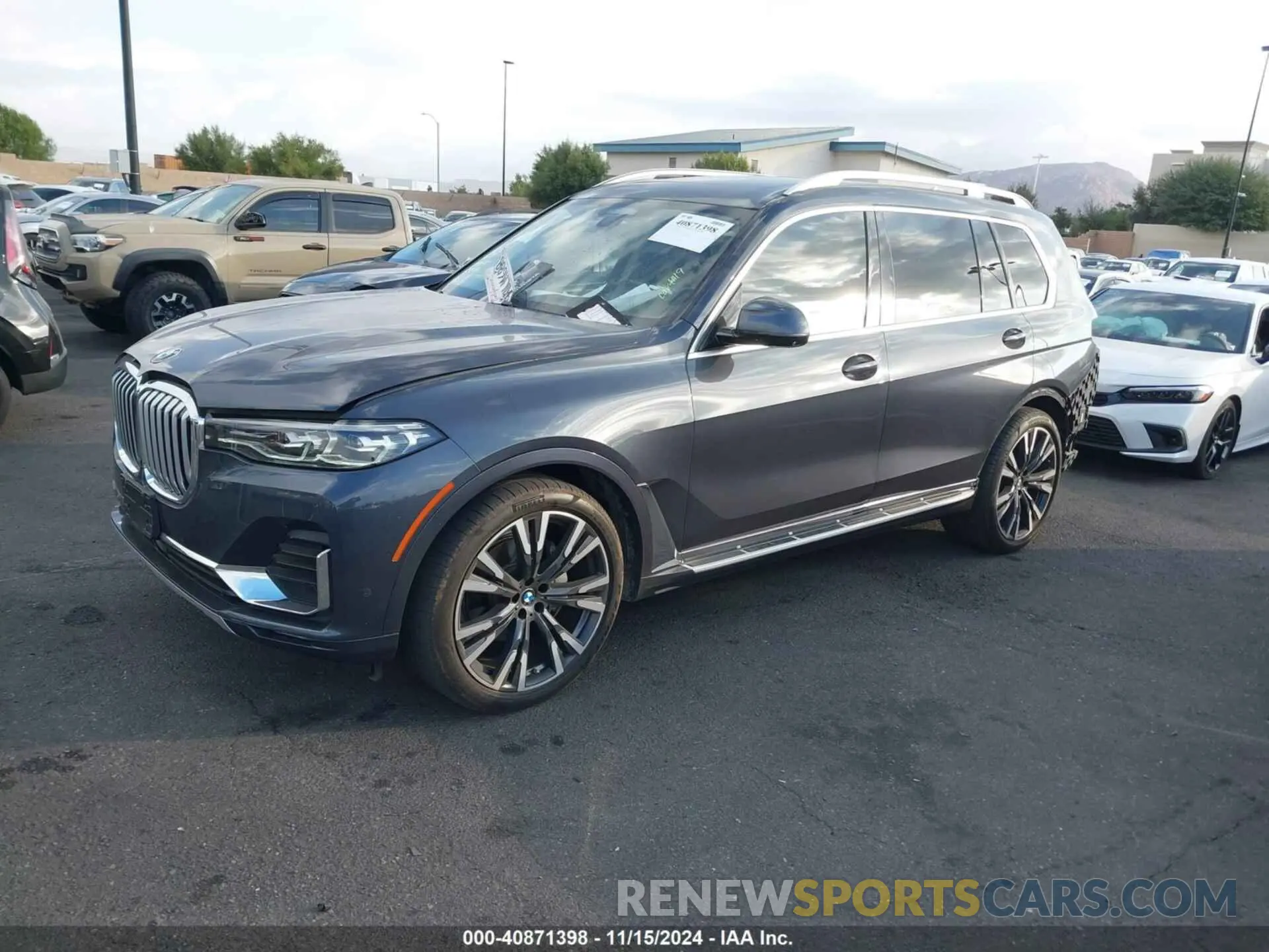 2 Photograph of a damaged car 5UXCW2C06L9B40803 BMW X7 2020