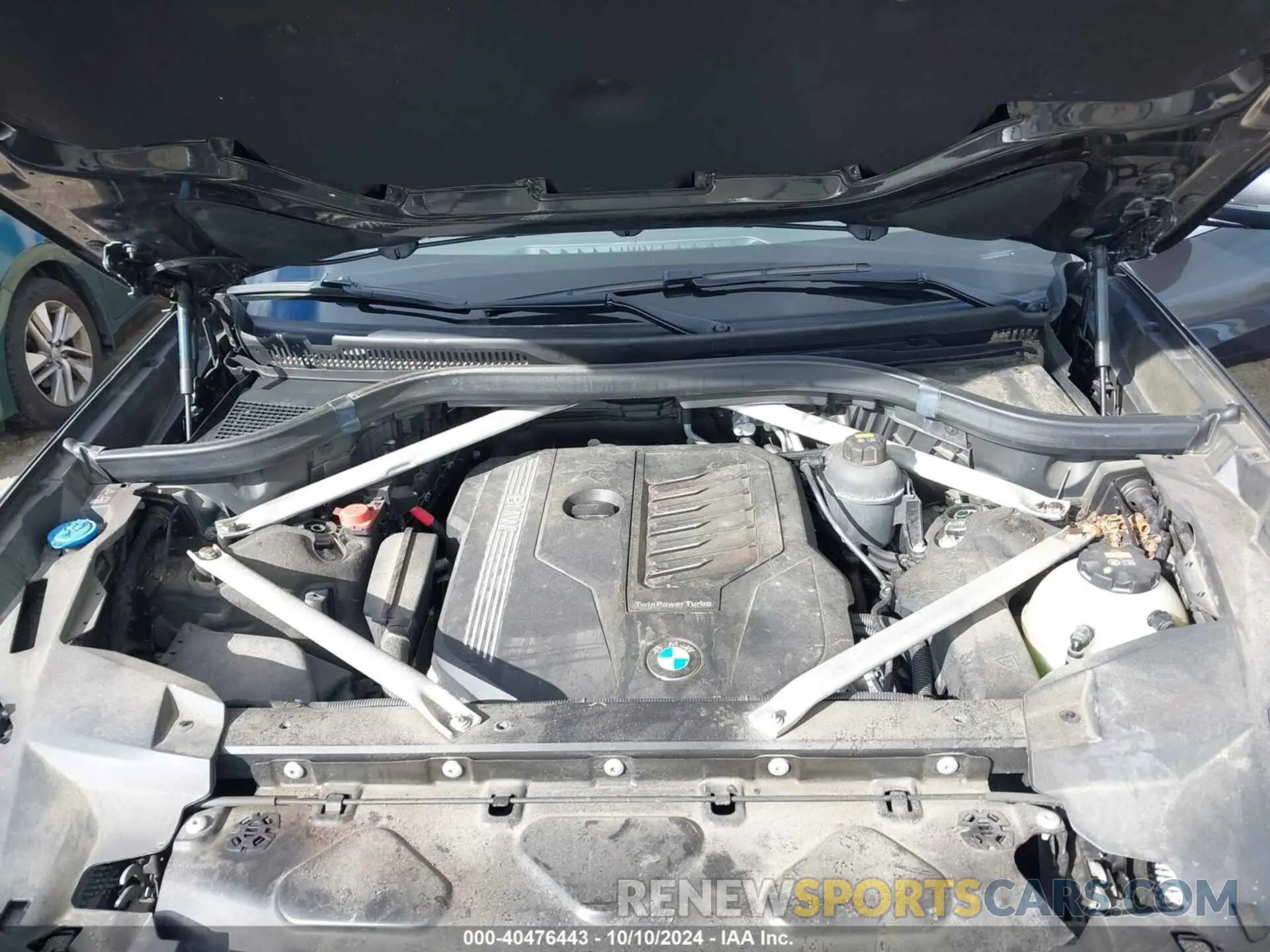 10 Photograph of a damaged car 5UXCW2C07L9A01151 BMW X7 2020
