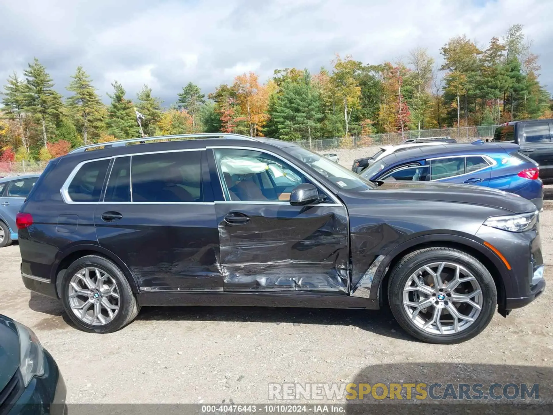 13 Photograph of a damaged car 5UXCW2C07L9A01151 BMW X7 2020