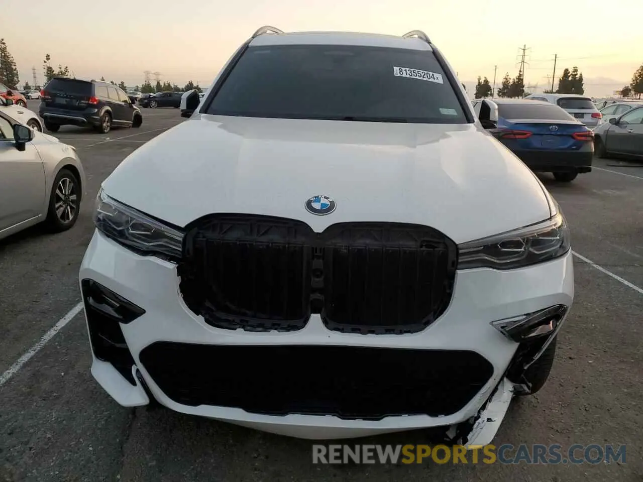 5 Photograph of a damaged car 5UXCW2C07L9A02753 BMW X7 2020