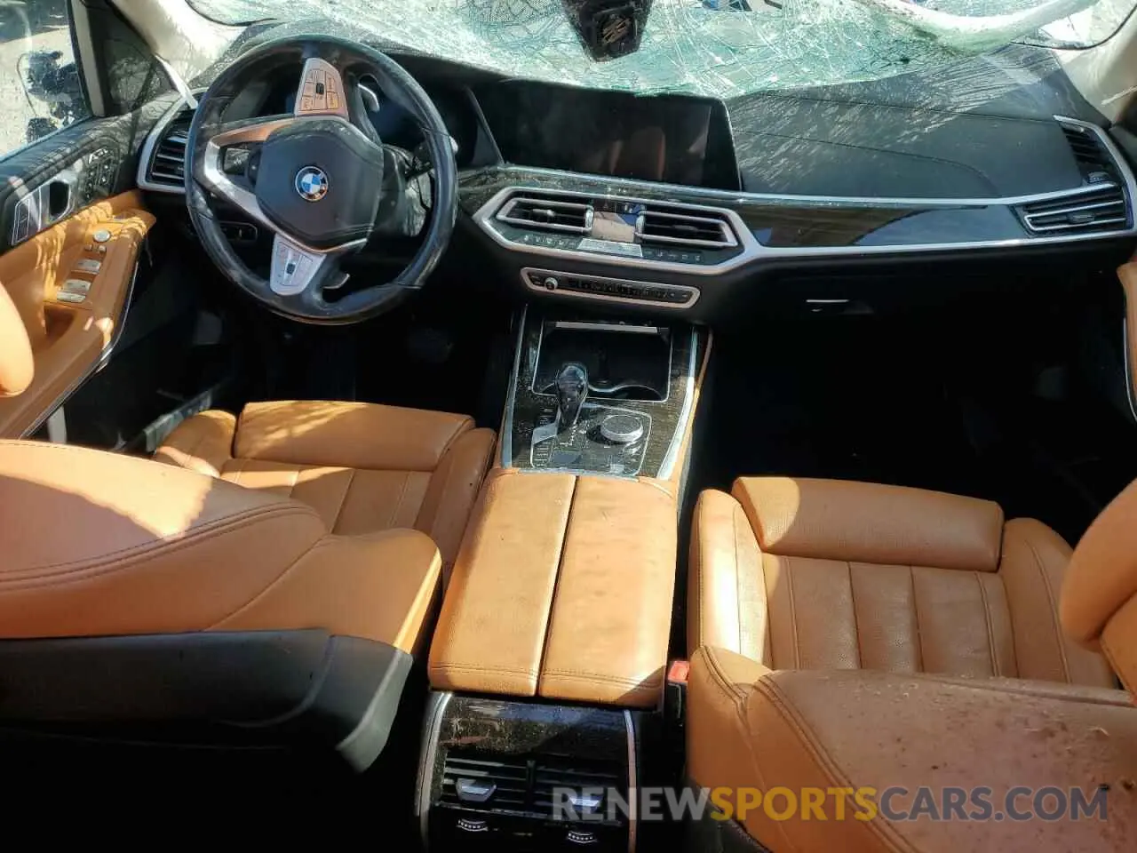 8 Photograph of a damaged car 5UXCW2C08L9B92949 BMW X7 2020