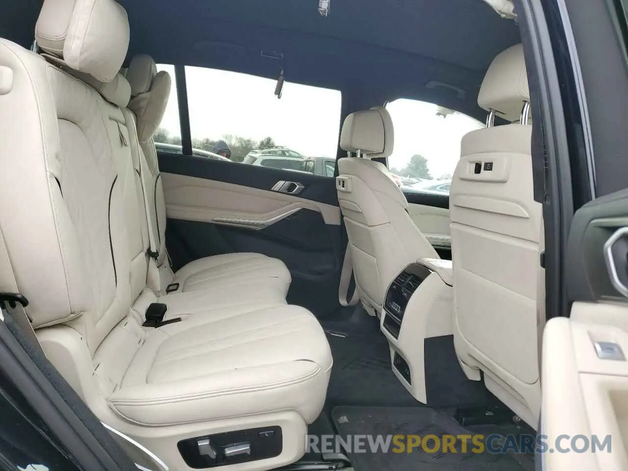 11 Фотография поврежденного автомобиля 5UXCW2C09L9B77747 BMW X7 2020