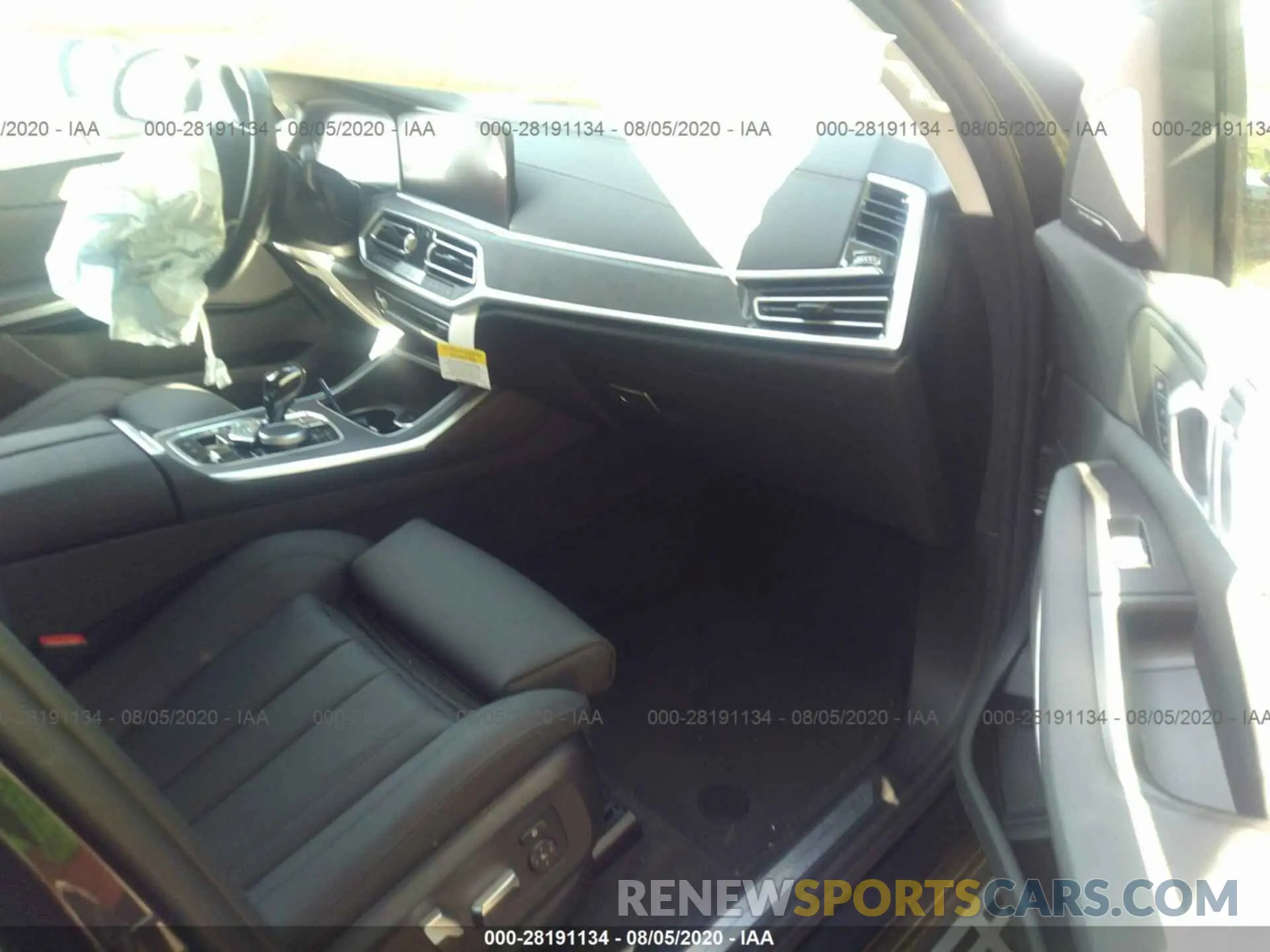 5 Photograph of a damaged car 5UXCW2C0XL9A01886 BMW X7 2020