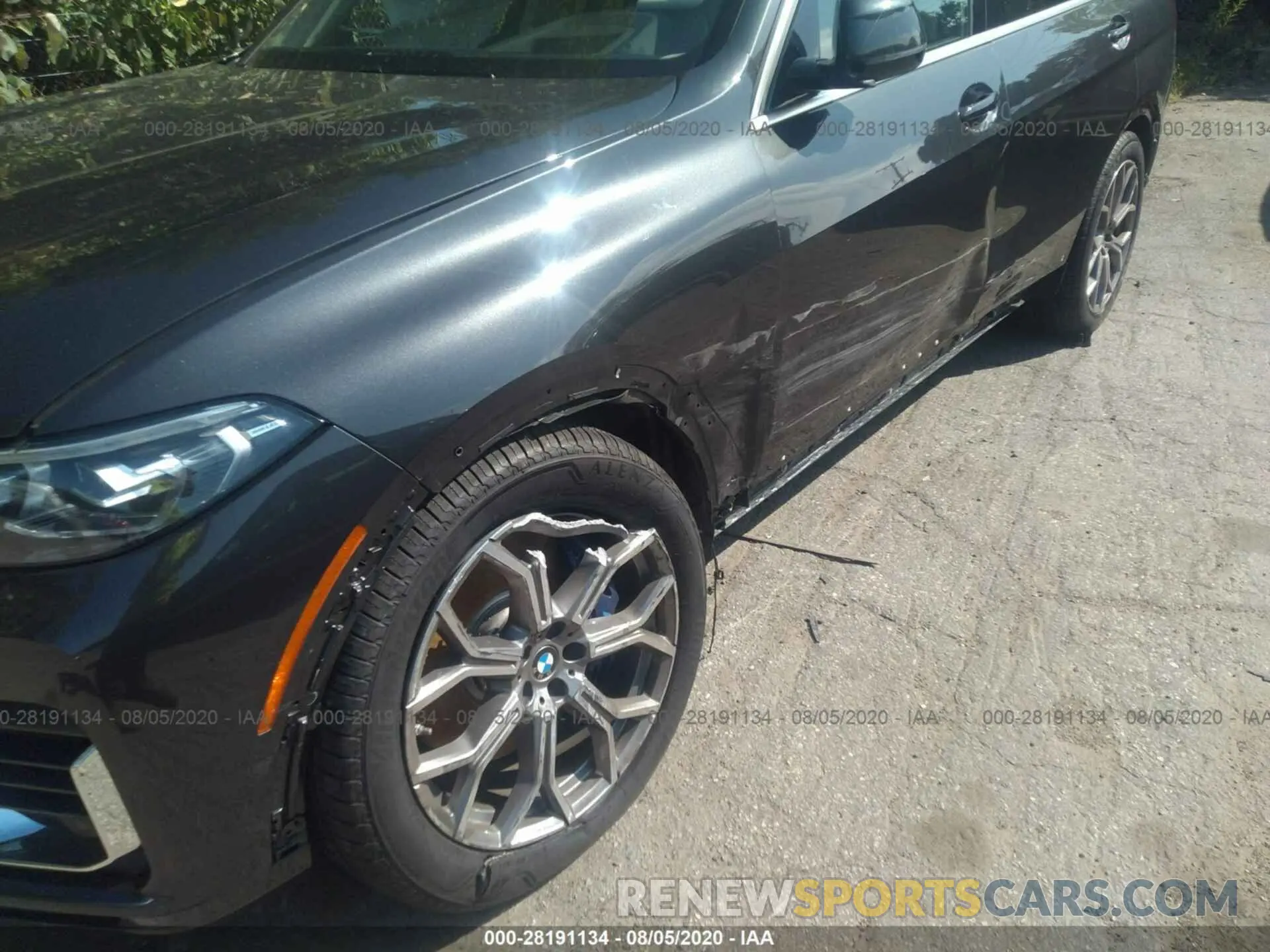 6 Photograph of a damaged car 5UXCW2C0XL9A01886 BMW X7 2020