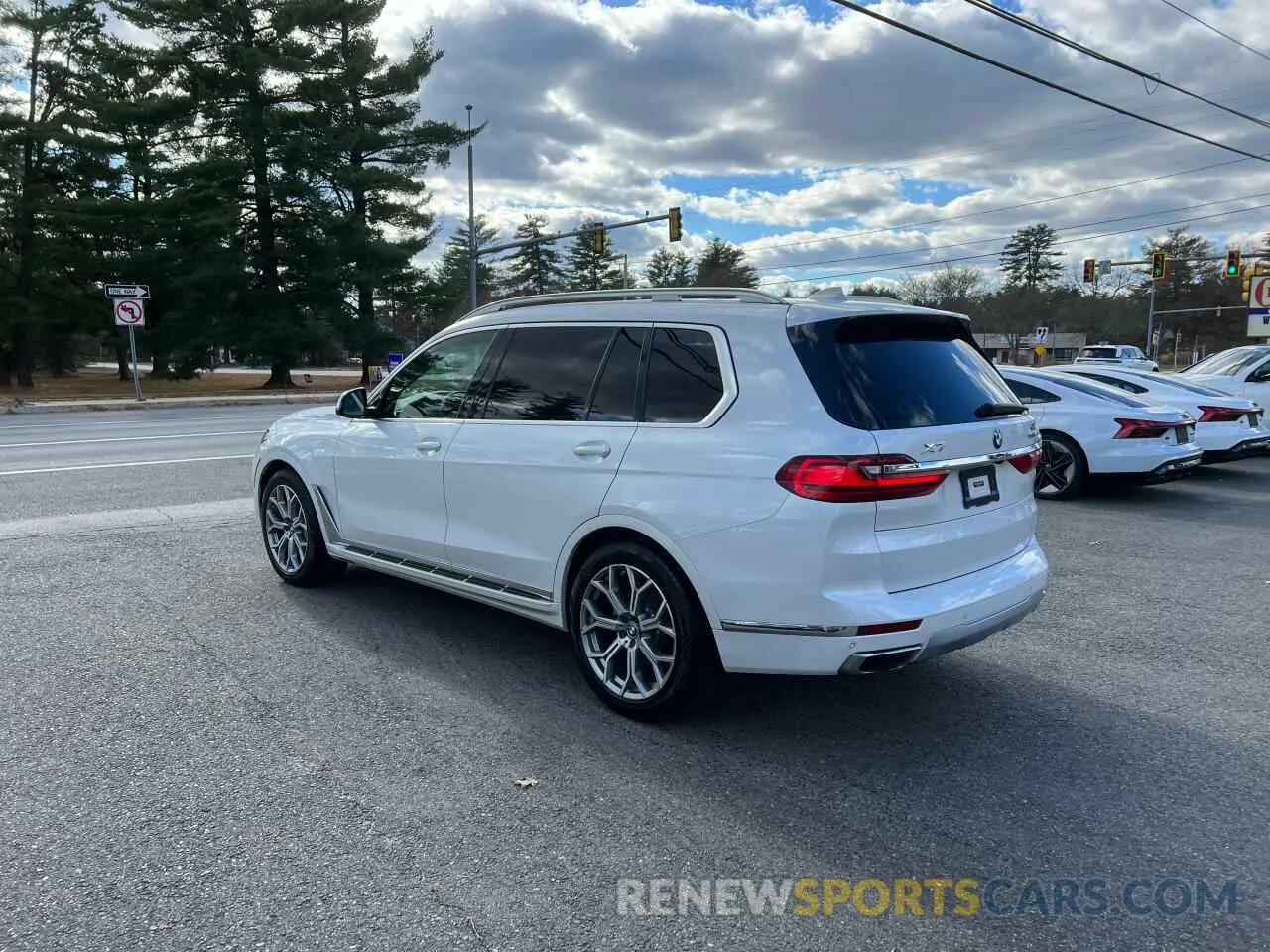 3 Photograph of a damaged car 5UXCW2C0XL9B89146 BMW X7 2020