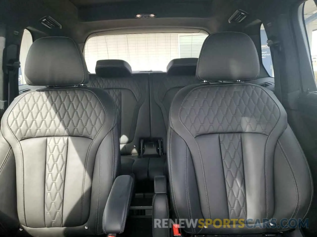 10 Фотография поврежденного автомобиля 5UXCW2C0XL9C22985 BMW X7 2020