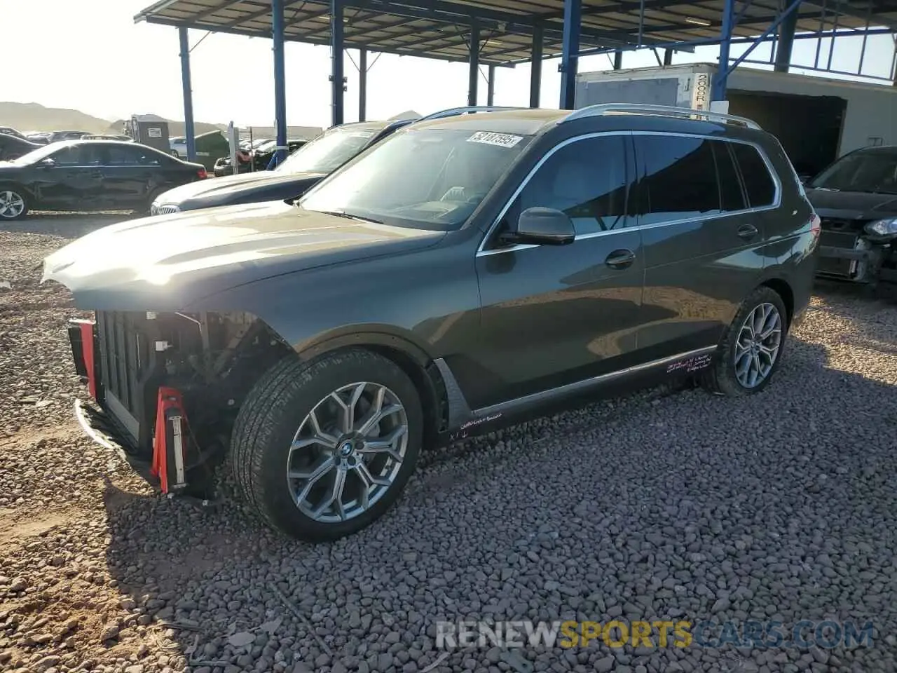 1 Photograph of a damaged car 5UXCX4C01LLS39389 BMW X7 2020