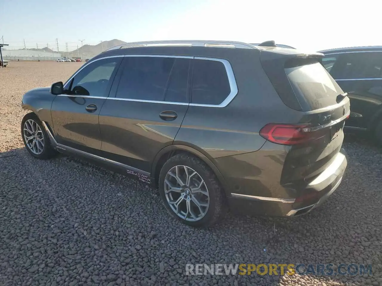 2 Photograph of a damaged car 5UXCX4C01LLS39389 BMW X7 2020