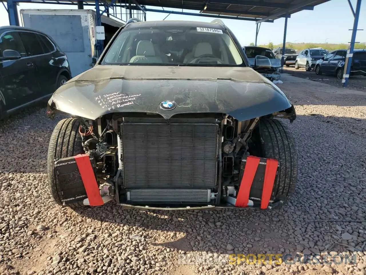 5 Photograph of a damaged car 5UXCX4C01LLS39389 BMW X7 2020