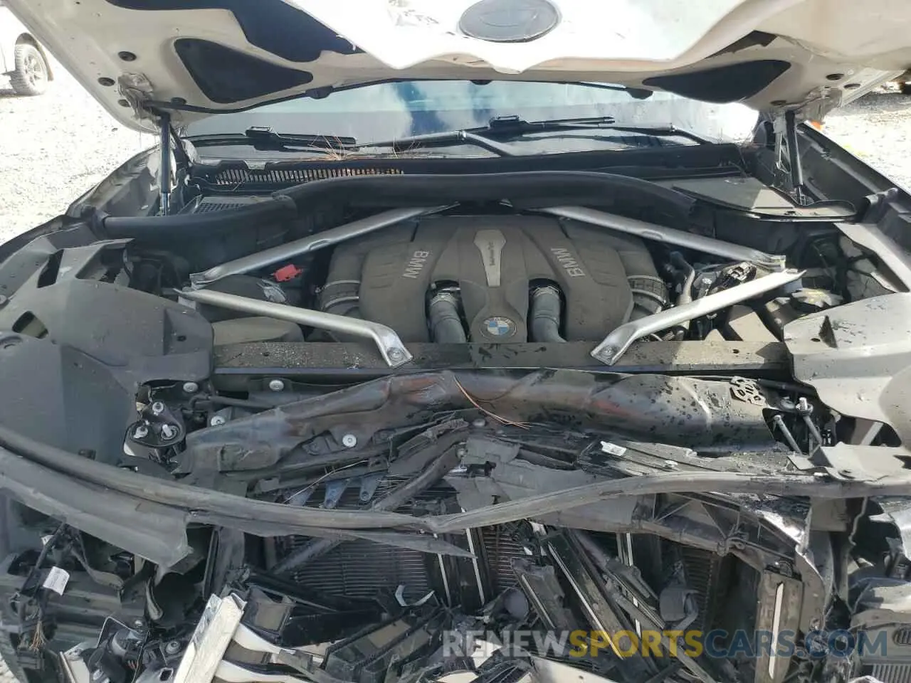 12 Photograph of a damaged car 5UXCX4C07L9C89150 BMW X7 2020