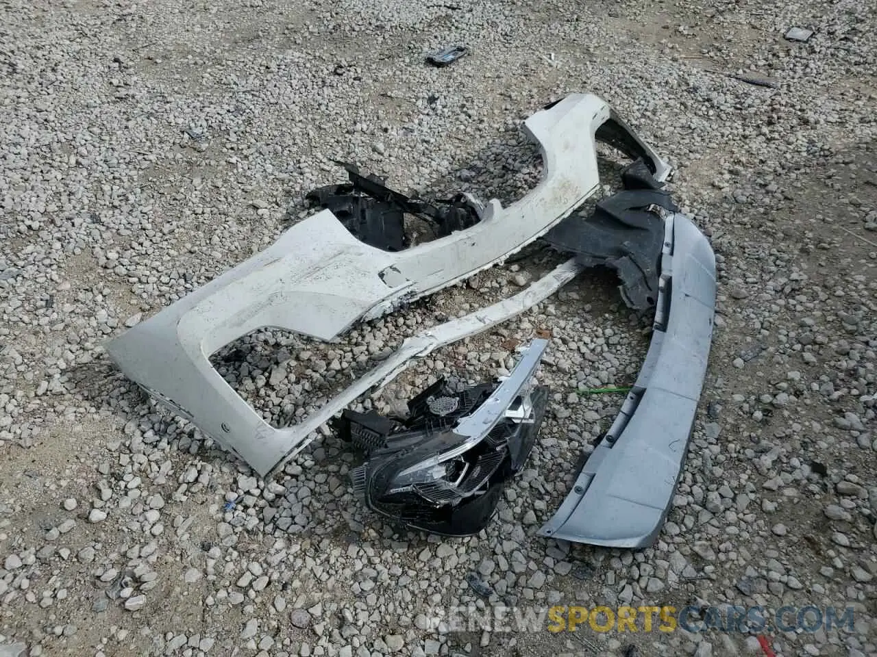 13 Photograph of a damaged car 5UXCX4C07L9C89150 BMW X7 2020