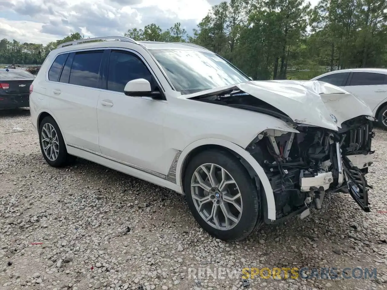 4 Photograph of a damaged car 5UXCX4C07L9C89150 BMW X7 2020
