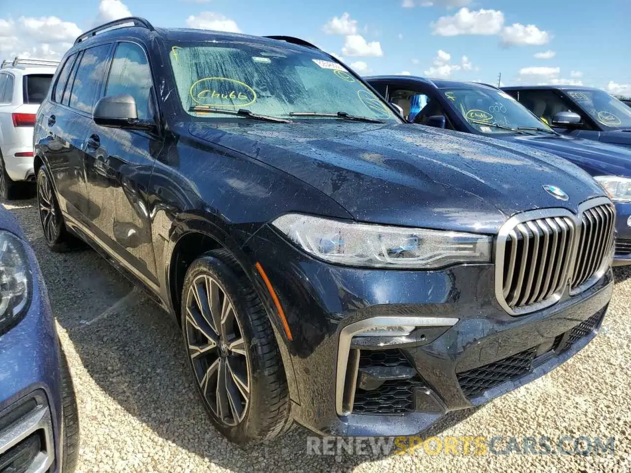 1 Photograph of a damaged car 5UXCX6C00L9B79536 BMW X7 2020