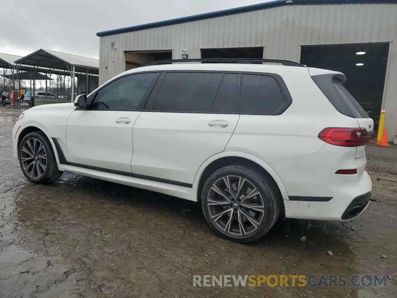 2 Photograph of a damaged car 5UXCX6C06L9C37391 BMW X7 2020