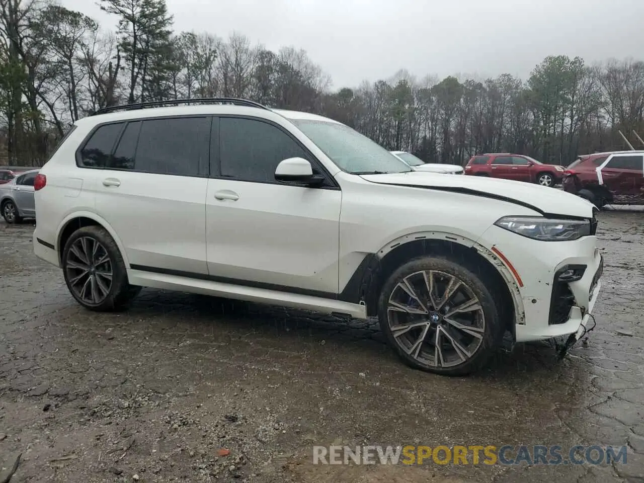 4 Photograph of a damaged car 5UXCX6C06L9C37391 BMW X7 2020