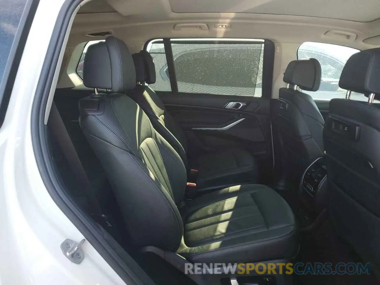 11 Фотография поврежденного автомобиля 5UXCW2C00M9E40192 BMW X7 2021