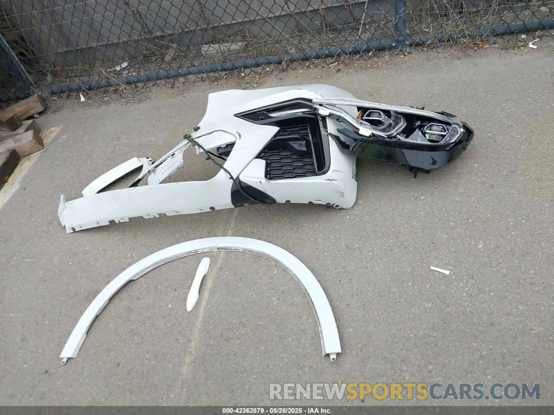 12 Photograph of a damaged car 5UXCW2C00M9E49863 BMW X7 2021