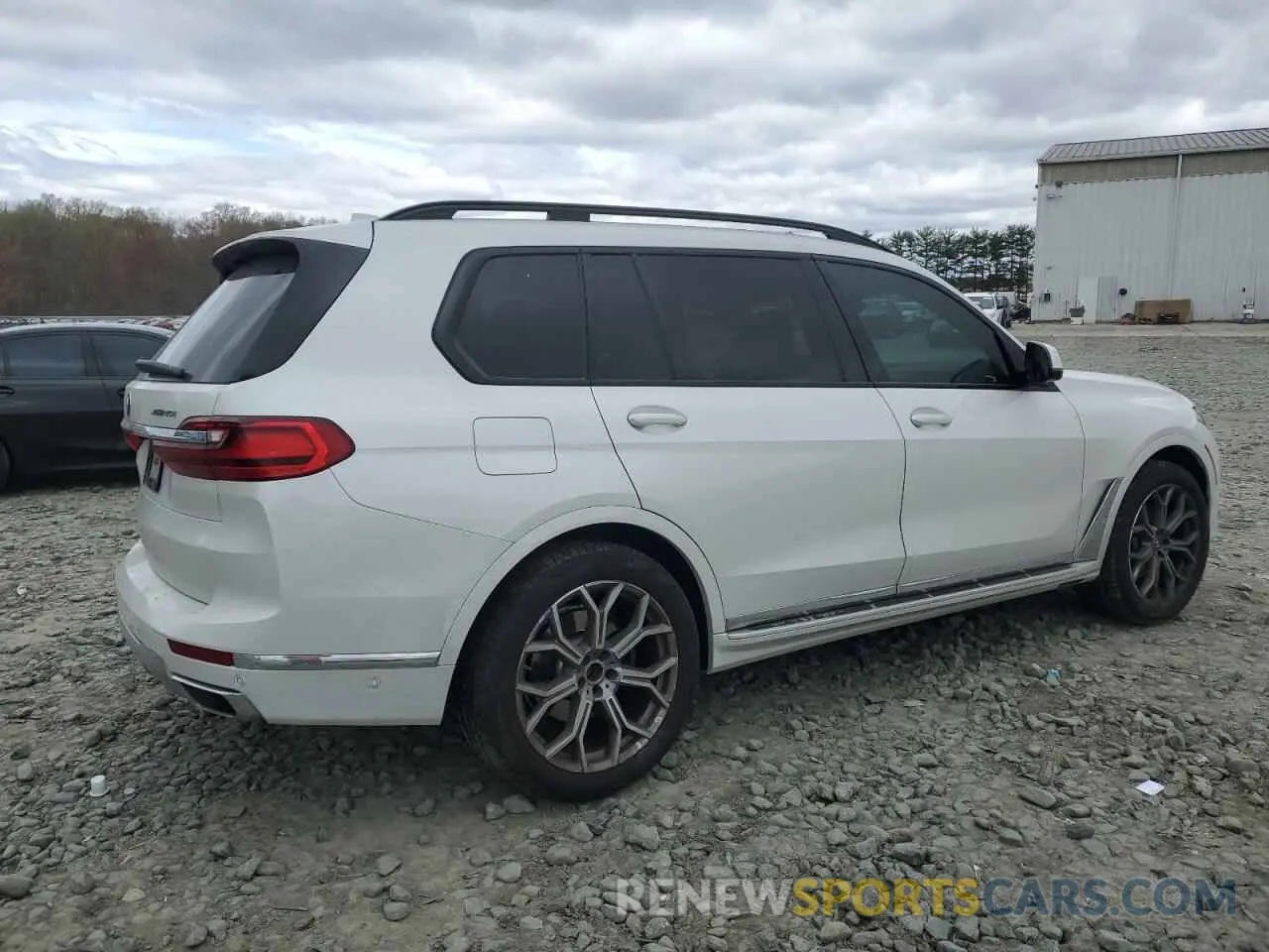 3 Photograph of a damaged car 5UXCW2C00M9F23220 BMW X7 2021