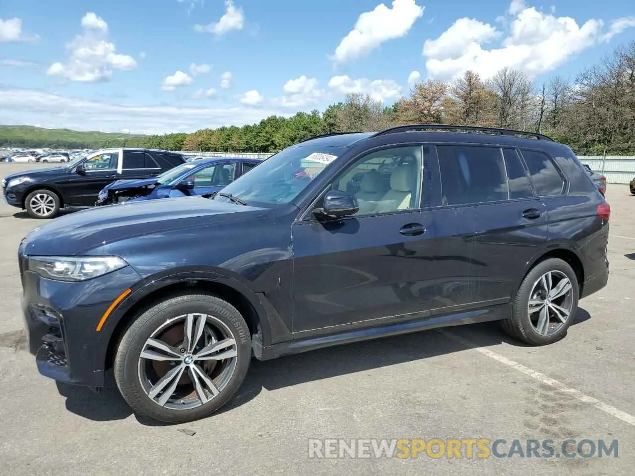 1 Photograph of a damaged car 5UXCW2C00M9G86465 BMW X7 2021