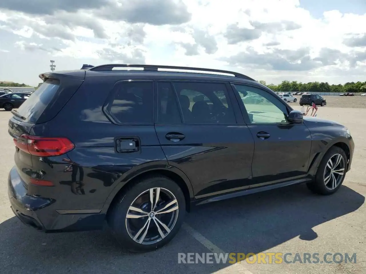 3 Photograph of a damaged car 5UXCW2C00M9G86465 BMW X7 2021