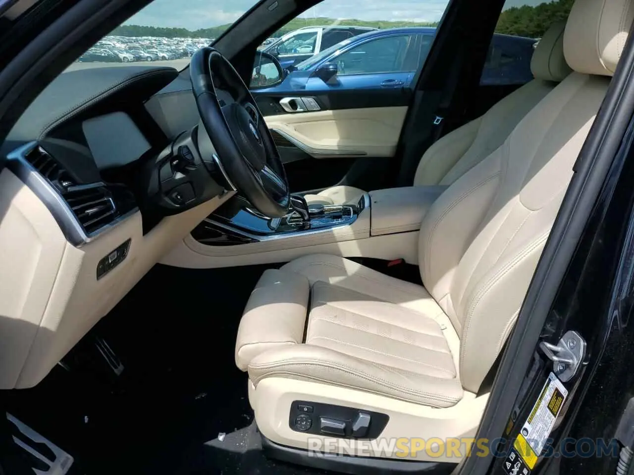 7 Photograph of a damaged car 5UXCW2C00M9G86465 BMW X7 2021